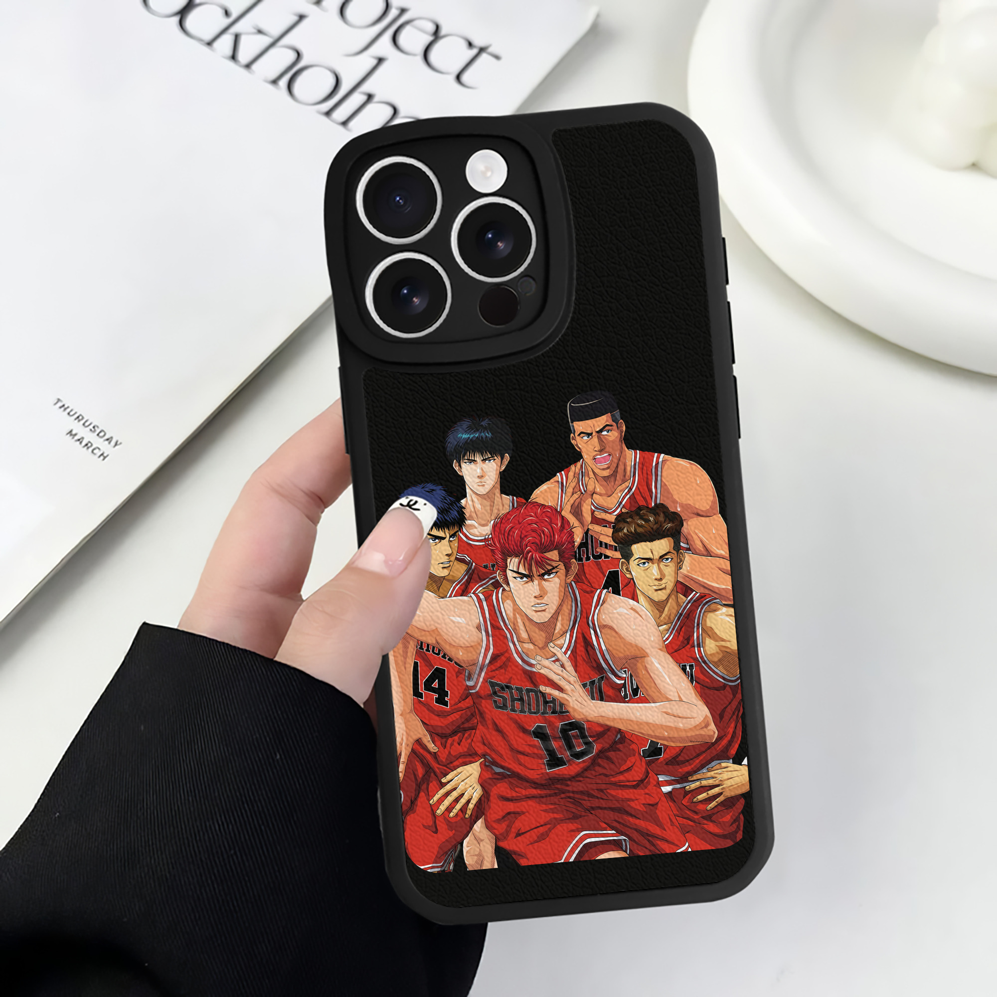 （画像用） SLAM DUNK／スラムダンク 【iPhone 16シリーズ対応】シリコンスマホケース（レザー調） 材質：シリコン